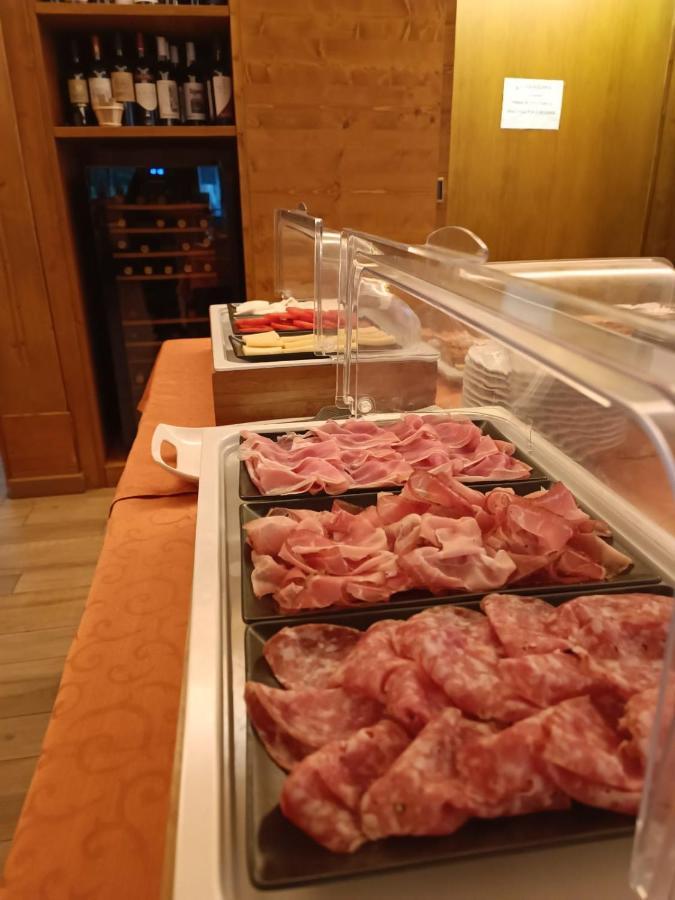 Albergo Ristorante Cacciatori Auronzo di Cadore Exterior foto